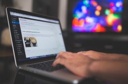 How to Use the Internet to Find Inspiration for Your Business