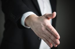Wave Goodbye to the Office: Why Businesses Benefit From Location Independence