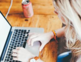 How to Mix Traditional Investments with Digital Assets